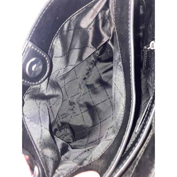 MICHAEL KORS, LARGE BLACK SIGNATURE LEATHER SHOULDER BAG - Picture 13 of 16